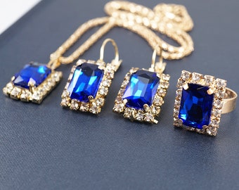 IN VACANZA Set di gioielli vintage, collane, orecchini ad anello, grandi strass blu cobalto, bigiotteria retrò bling glam