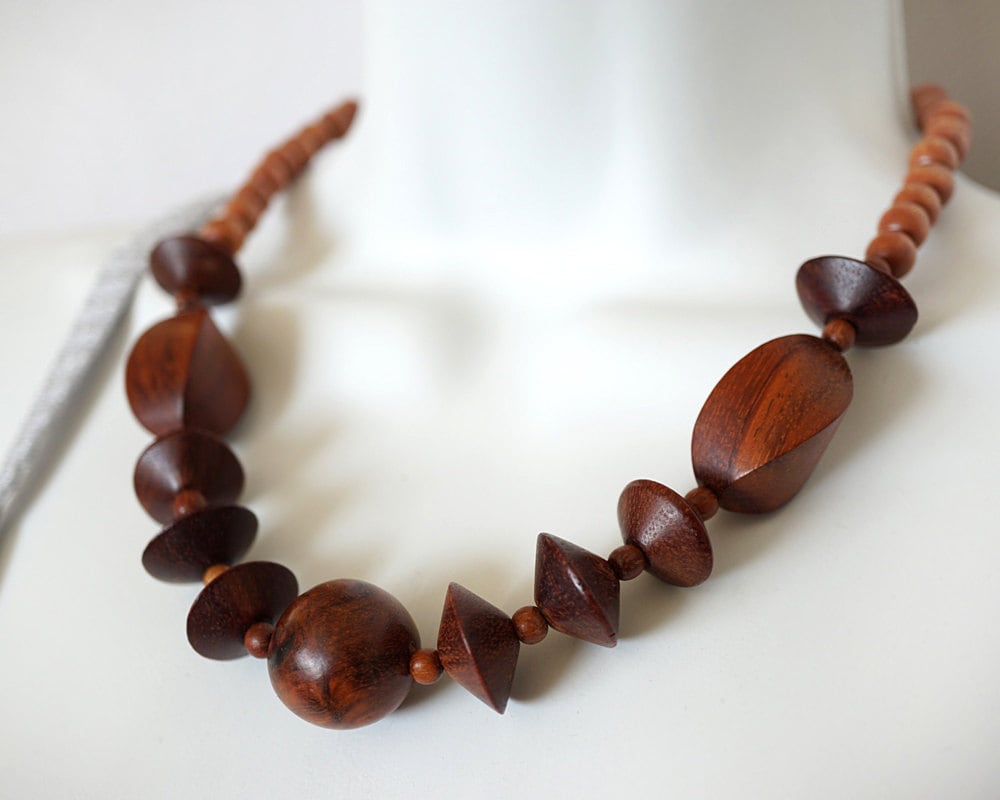 ON VACATION Vintage Jewelry Retro 70s Necklace Exotic Wood ON VACATION Vintage Jewelry Retro 70s Necklace Exotic Wood