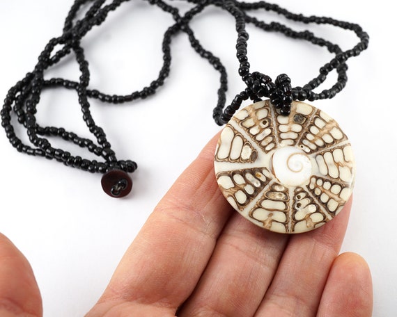 ON VACATION Round Shell Pendant Necklace, Earthy … - image 2