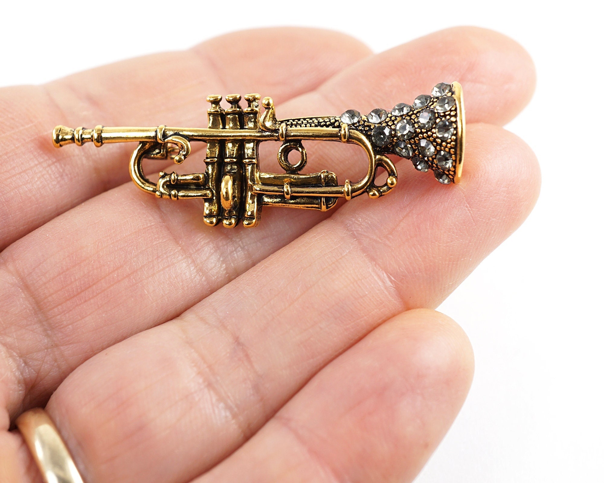 Exquisite Trumpet Brooch Golden Music Pin Tiny Rhinestones Jazz