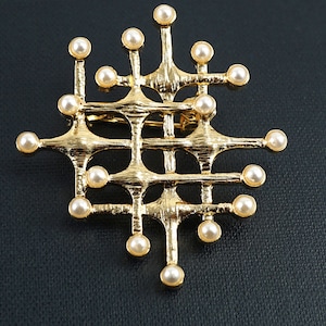 Vintage 60s Mod Brooch, Unique Geometric Brooch Pin, Gold Pearl Pin