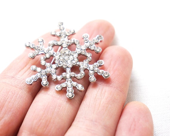 Sparkling Crystal Large Snowflake Pin Silver Tone Sparkling Crystal Large Snowflake Pin Silver Tone