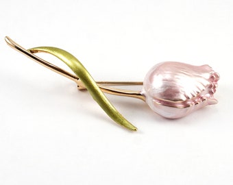 ON VACATION Pink Tulip Brooch Pin, Small Gold Flower Enamel Jewelry, Vintage Brooch, Botanical Pink Wedding Pin boutonniere