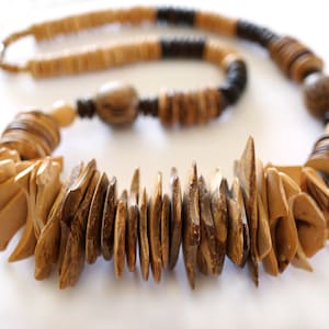 vintage jewelry 70s statement necklace Stacked coconut bead Big chunky large beads geometric wooden necklace