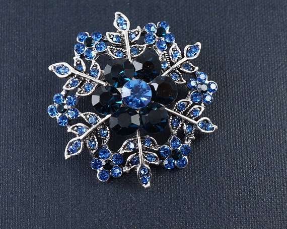 ON VACATION Exquisite Christmas Snowflake Brooch,… - image 3