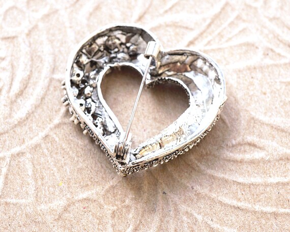 Vintage heart brooch discount
