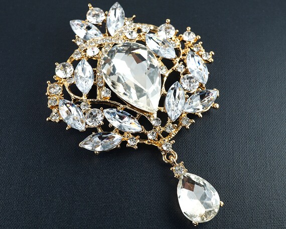 ON VACATION Large Gold Rhinestone Brooch with Dan… - image 3
