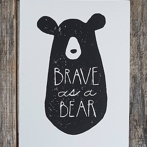 Carte de voeux Brave Bear linogravure sérigraphie île de Vancouver Westcoastkitsch forêt de la côte ouest de la Colombie-Britannique, chambre d'enfant rustique décoration baby shower mariage