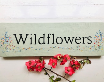 Personalised Painted Wooden Sign for House Garden Outdoor Door Name Plaque With Flowers