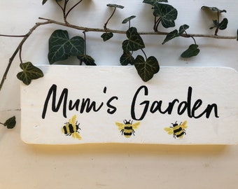 Personalised Painted Wooden Mothers  Bee Sign for House Garden Outdoor Door Name Plaque