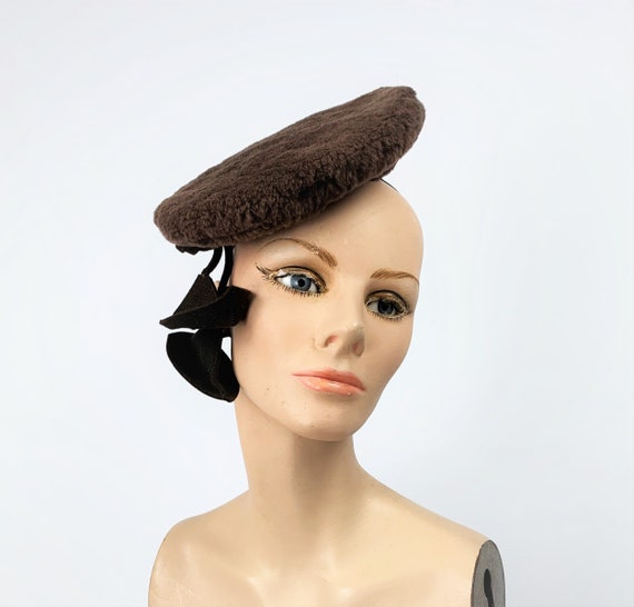 Vintage 1940s/40s Mouton Fur Felt Saucer/Tilt Hat