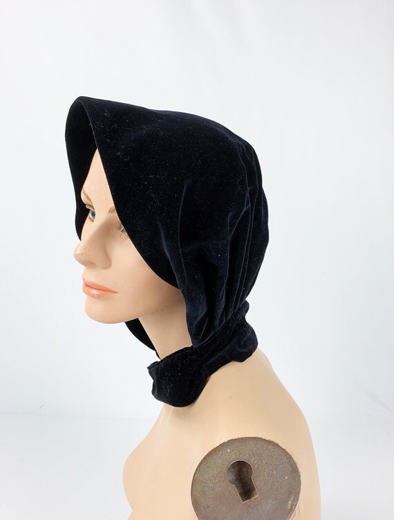 Vintage 1940s/50s Black Velvet Pleated Hood 1950s/