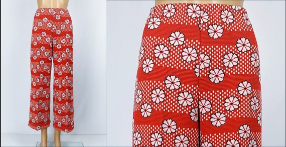 Vintage 1970s/70s Double Knit Daisy Floral Striped
