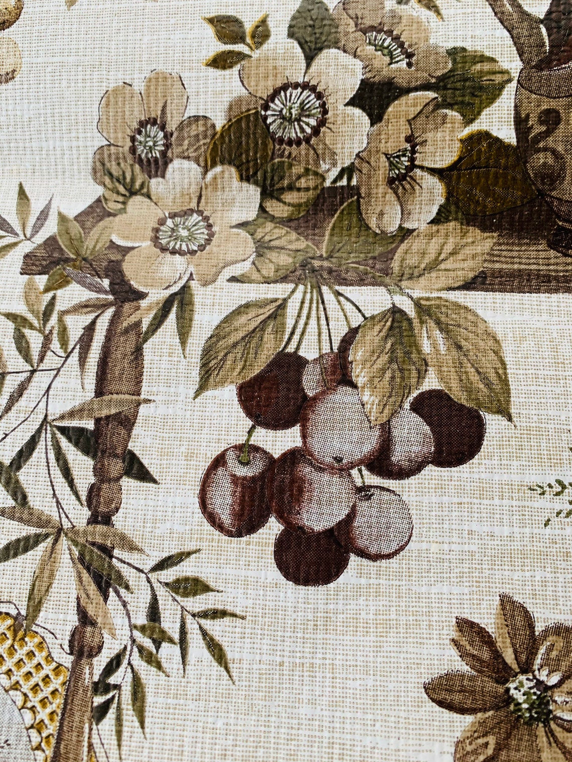 Stunning vintage 1950s kitchen wipeable wallpaper sold by