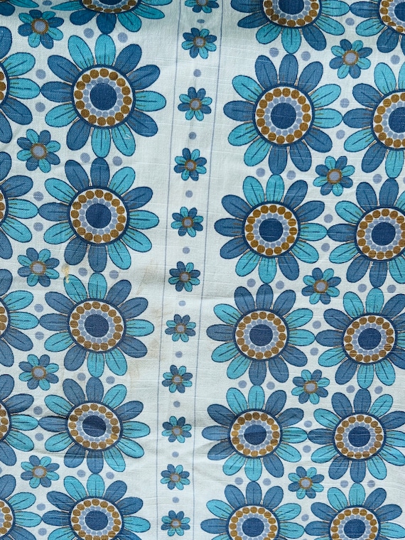 stunning piece of 1970s   vintage fabric
