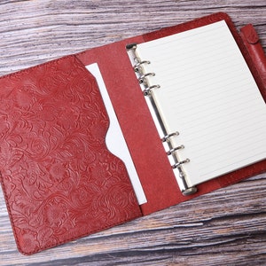 Carnet de croquis 6 anneaux Cuir gaufré rouge Taille A5 / A6 / A7 Papier de rangement pour carnet de voyage, support à stylo, classeur rechargeable 1QAG6R
