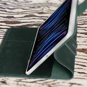 Housse en cuir personnalisée pour iPad Pro 10.9 2022, housse pour iPad Pro 11, iPad Air 10.9 12.9, étui pour iPad mini 6, fente pour carte et porte-stylo en cuir gaufré image 10