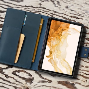 Personalisierte Lederhülle für Samsung GalaxyTab S10 FE+,S10 Ultra,Tab S10+,A9+,S9 FE+,S8 Ultra,S9 Ultra, Kartenfach, Stifthalter aus Distressed Leder