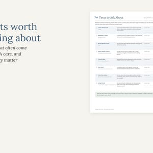 Puede incluir: Un documento informativo blanco titulado Tests worth asking about, que presenta una lista de verificaci&oacute;n de pruebas m&eacute;dicas para el cuidado de la AR. La p&aacute;gina incluye una tabla con columnas para nombres de pruebas, descripciones y l&iacute;neas para notas en texto azul oscuro y gris.