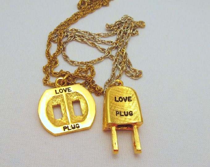 Risque Pendants Love Plug Necklace Set Disco 70s Goldtone Etsy