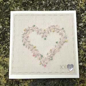 かわいいパステルカラーの手刺繍ハートカード