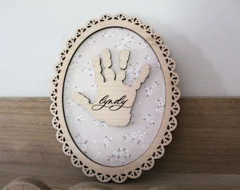 Recuerdo personalizado de huella de mano de bebé: decoración floral para habitación infantil, abedul cortado a láser