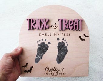 Des bonbons ou un sort souvenir personnalisé de la première empreinte de pas de bébé pour Halloween, DIY pour enfants