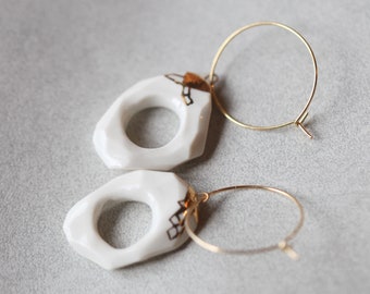 Mohaka. Earrings in Limoges porcelain and gold.