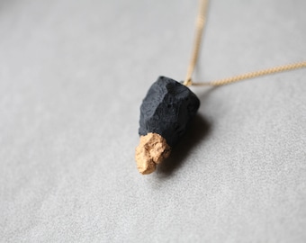 Nil, necklace, porcelain and gold, unique piece, mounted with a gold-plated chain.