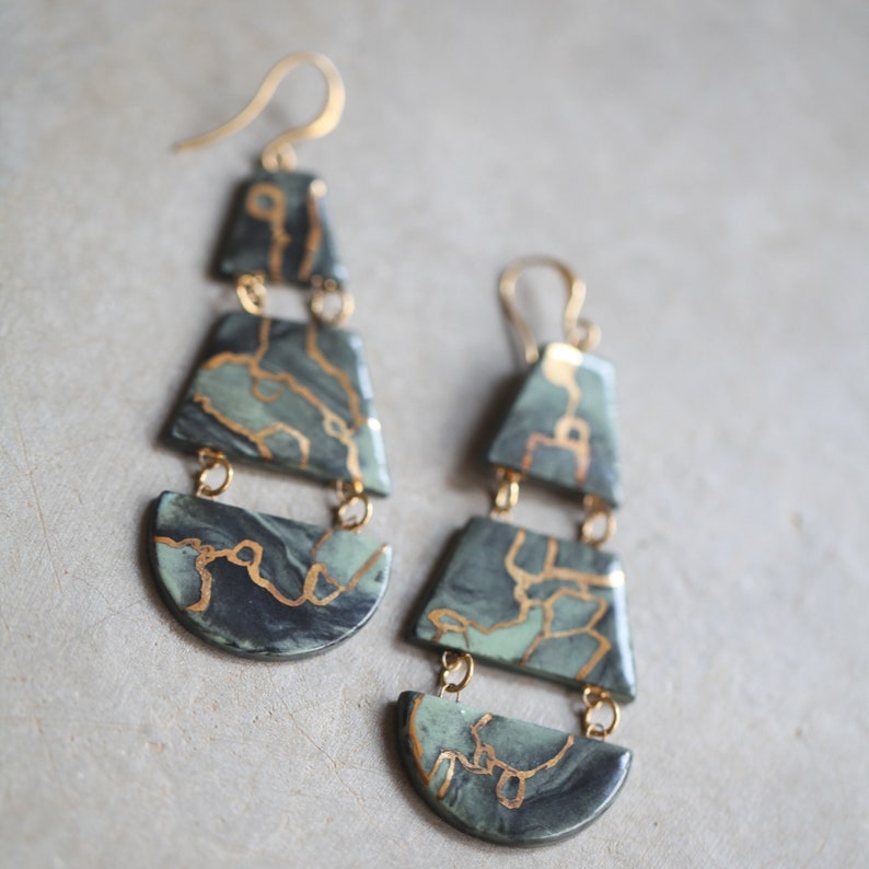 Tukituki, porcelain and metal earrings. image 3