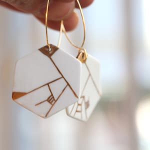 Dyle. Limoges porcelain geometric earrings and hand-painted with gold.