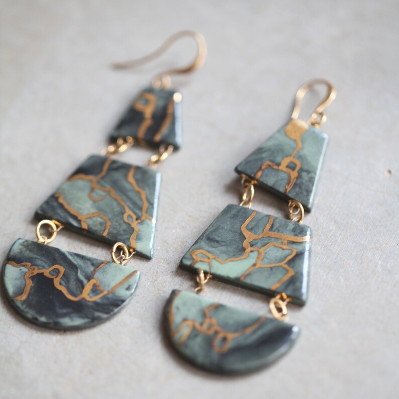 Tukituki, porcelain and metal earrings. image 5