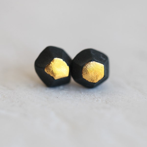 Yaqui Gold. Faceted earrings in Limoges porcelain and gold