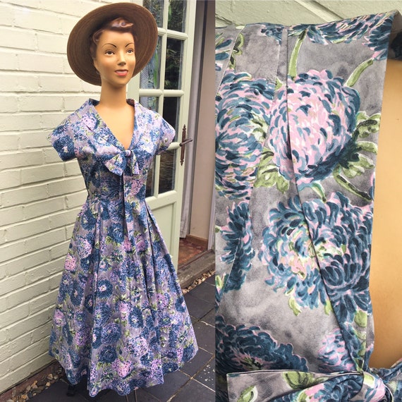 1950s COTTON FLORAL CHRYSANTHEMUM Print Dress