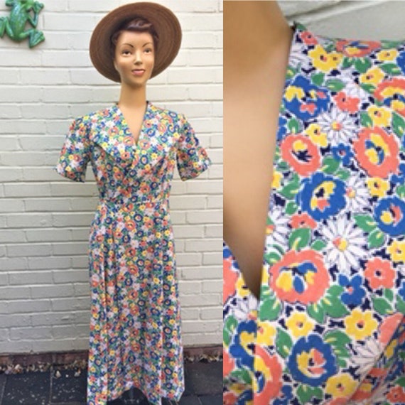 ORIGINAL 1930s /40s COTTON HOUSE Floral Print Dres