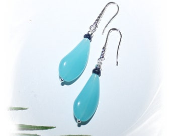 Trendy earrings in turquoise, drop earrings, turquoise earrings with lapis lazuli