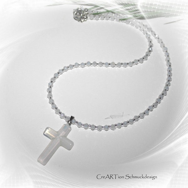 Collier, collier avec pendentif, collier avec croix, communion, opalite, confirmation