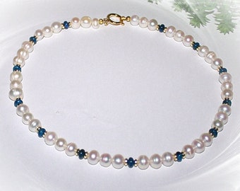 Kette, Collier, Echte Perlen, Lapislazuli, Kette Lapis Lazuli und Perlen, Perlenkette mit Lapislazuli und gold,
