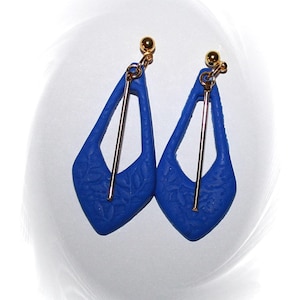Pendientes elegantes y modernos, azules y dorados, pendientes llamativos, pendientes azul rey, pendientes colgantes de botón, pendientes de botón hechos a mano