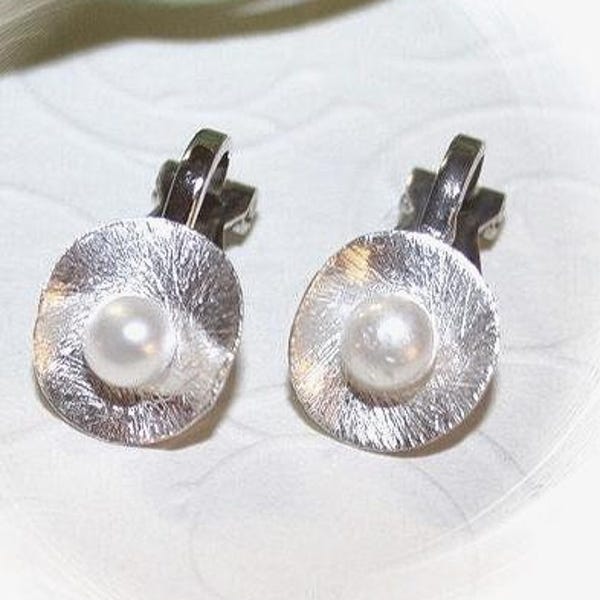 Clip-on earrings, silver, freshwater pearls. Delicate clip-on earrings, bridal jewelry, subtle silver clip-on earrings.