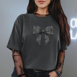Coquette Bow Shirt, Black Bow Tshirt, Creepy Cute Tee, Comfort Colors, Pastel Goth T-shirt, Bow Aesthetic Shirt, Womens Trendy Shirt