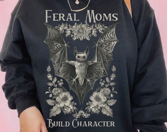 Wildes Mama Fledermaus Sweatshirt, Gothic Mama Pullover, Dunkler Cottagecore Rundhalsausschnitt