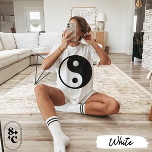 Yin Yang, VSCO Shirt, Beachy Shirt, Taoism Shirt, Comfort Colors, Oversized Summer Tee, Retro Meditation Tshirt, Vintage Mystical T-shirt, ALT Clothes