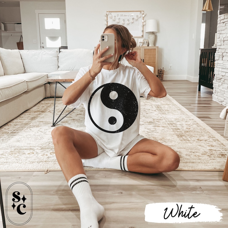 Yin Yang, VSCO Shirt, Beachy Shirt, Taoism Shirt, Comfort Colors, Oversized Summer Tee, Retro Meditation Tshirt, Vintage Mystical T-shirt, ALT Clothes