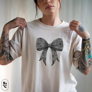 Coquette Bow Shirt, Black Bow Tshirt, Creepy Cute Tee, Comfort Colors, Pastel Goth T-shirt, Bow Aesthetic Shirt, Womens Trendy Shirt, Soft Girl Tee, Ribbon Shirt