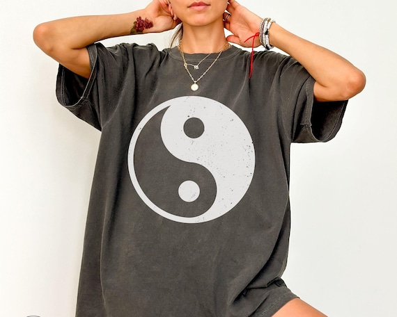 Yin Yang, VSCO, Beachy Shirt, Taoism Shirt, Comfort Colors, Oversized Summer Tee, Retro Meditation Tshirt, Vintage Mystical, ALT Clothes