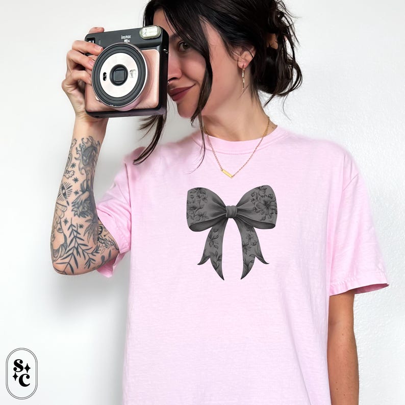 Coquette Bow Shirt, Black Bow Tshirt, Creepy Cute Tee, Comfort Colors, Pastel Goth T-shirt, Bow Aesthetic Shirt, Womens Trendy Shirt, Soft Girl Tee, Ribbon Shirt