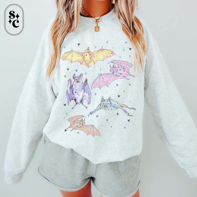 Pastel Halloween Bat Sweatshirt, Whimsigoth Sweater, Spooky Girly, Creepy Cute Crewneck, Goblincore, Pastel Goth Clothes, Pink Halloween, Plus Size Halloween Sweatshirt, Womens Trendy Halloween Sweatshirt