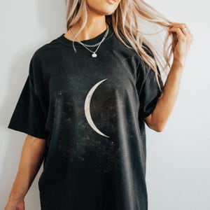 Crescent Moon Shirt, Comfort Colors, Witchy Aesthetic Tee, Goth Tshirt, Dark Celestial Shirt, Grunge T-shirt, Mystical Spiritual Shirt