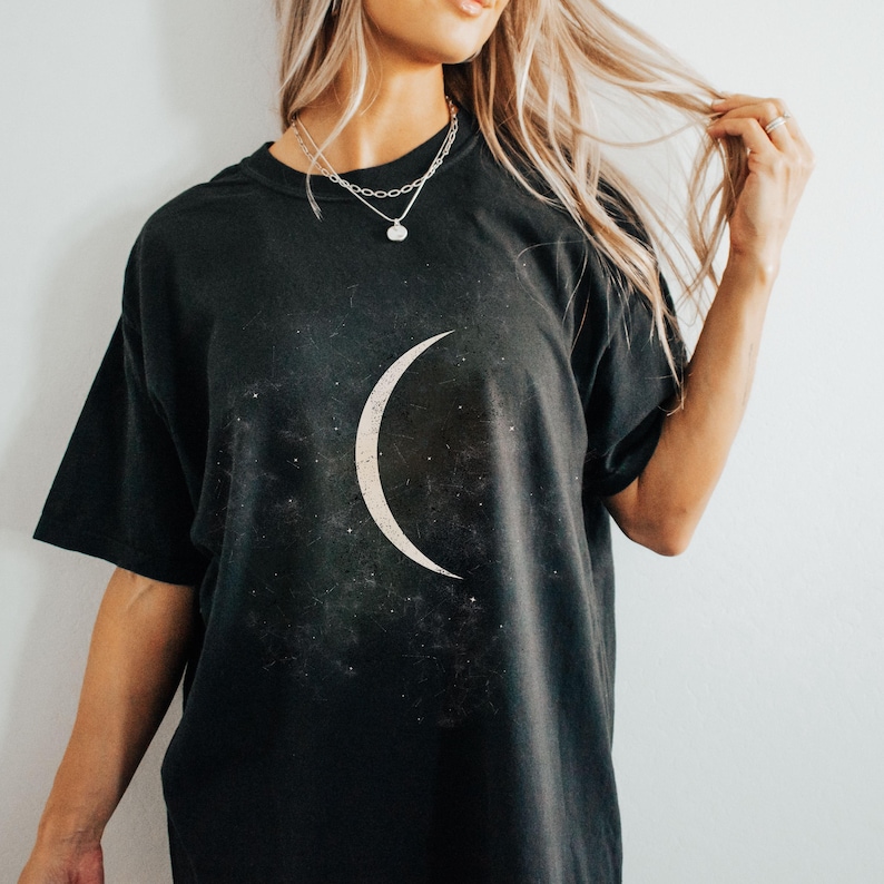 Crescent Moon Shirt, Comfort Colors, Witchy Aesthetic Tee, Goth Tshirt, Dark Celestial Shirt, Grunge T-shirt, Mystical Spiritual Shirt